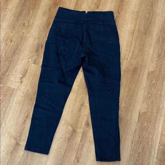 Forever 21 High-Waisted Dark Blue Women's Jeans - Picture 4 of 6